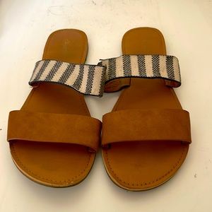 Open toed sandals